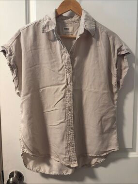 Tilley Women's Short Sleeve Button-Down Shirt in Light Beige